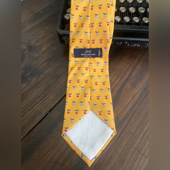 Brooks Brothers Pure Silk 346 Holiday Tie - Picture 2 of 4